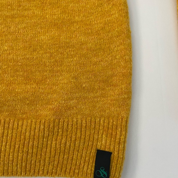 Scotch & Soda Men's Mustard Crewneck Sweater - Picture 12 of 14